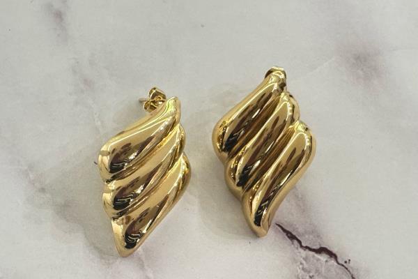 Gold Twisted Earings